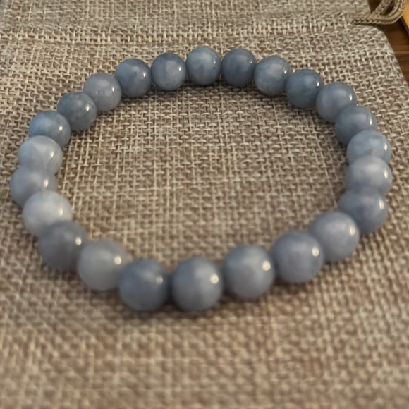 💙Beautiful Blue Malaysian Jade Bracelet - Picture 2 of 5